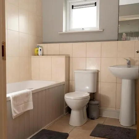 Guestready - Spacious 3br House With Patio *