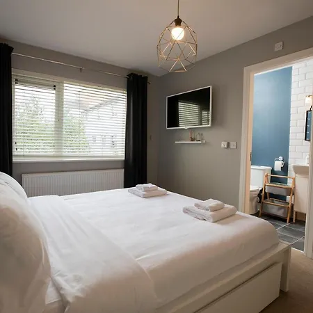 Guestready - Spacious 3br House With Patio Holiday home