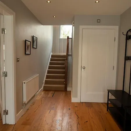 Semesterbostad Guestready - Spacious 3br House With Patio Dublin