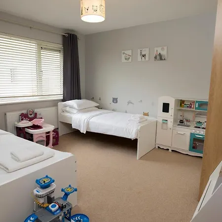 Guestready - Spacious 3br House With Patio Holiday home *