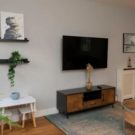 Semesterbostad Guestready - Spacious 3br House With Patio Dublin