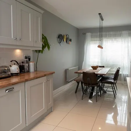 Guestready - Spacious 3br House With Patio Holiday home Dublin